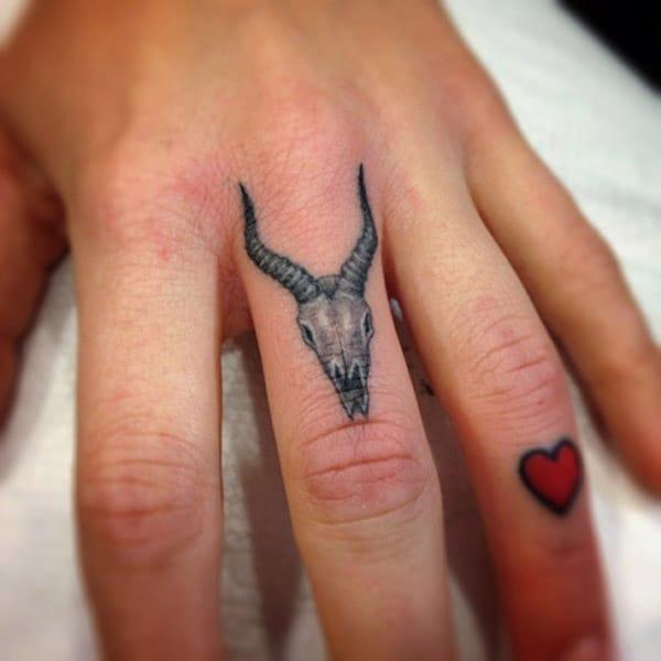 heart tattoo on finger