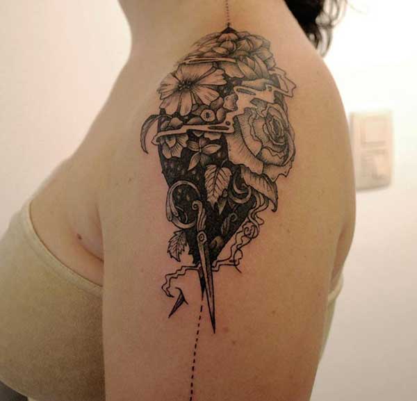 womens shoulder tattoos