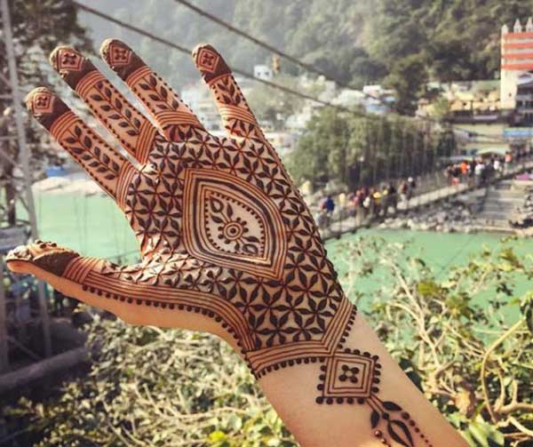 arabic henna mehndi tattoo design on hand