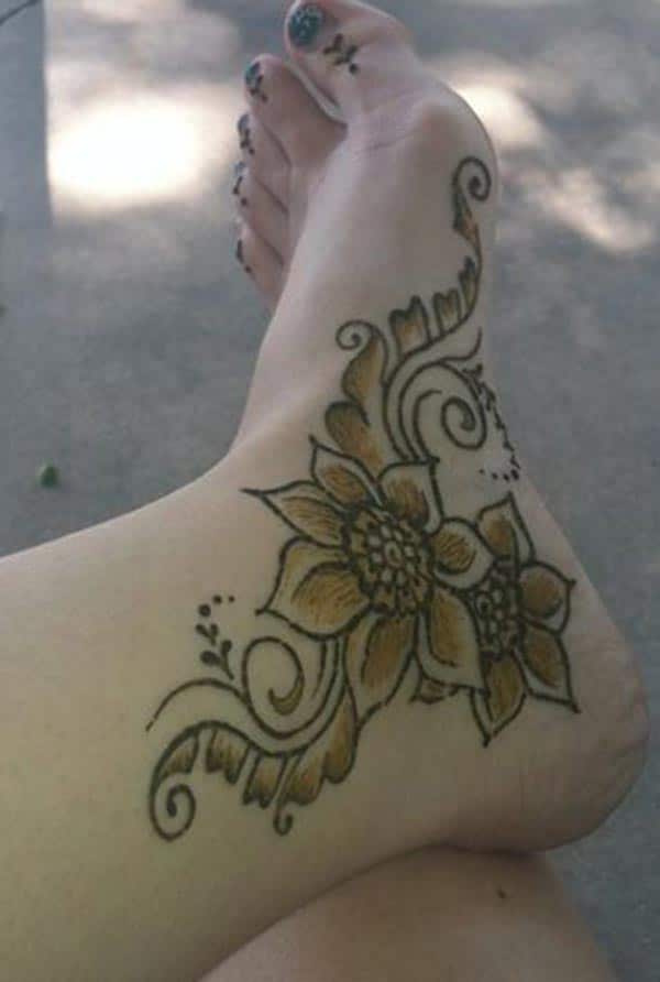 Ankle Henna / Mehndi tattoo designs idea