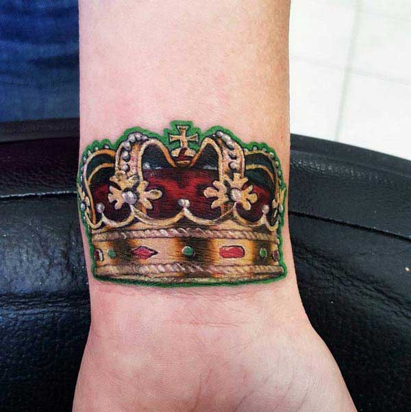 best crown tattoos