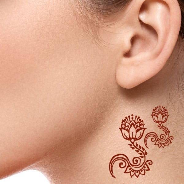 henna tattoo on neck