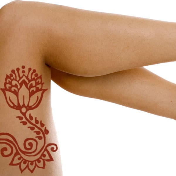 henna tattoo on thigh