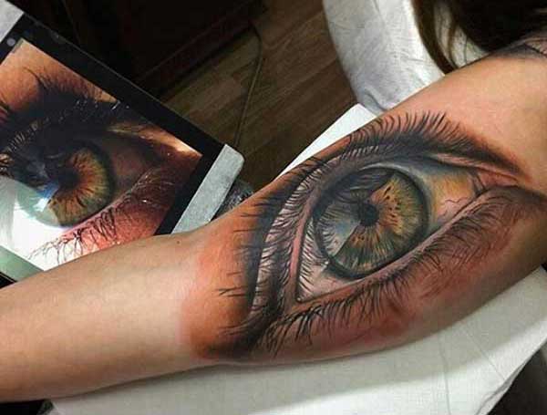 female eye tattoos