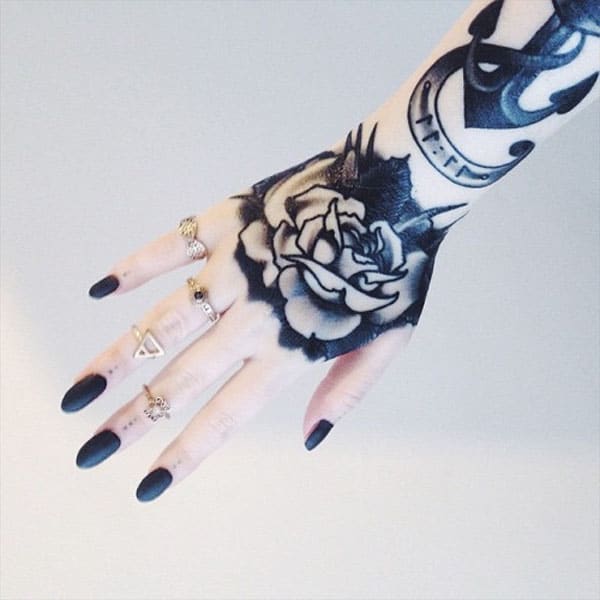 hand tattoos black