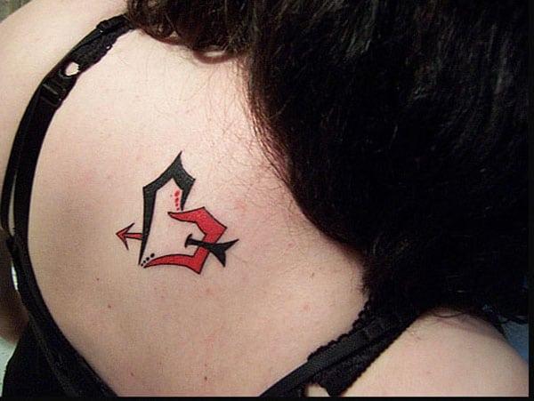 girl love tattoos