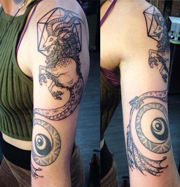 Capricorn tattoo on the shoulder brings the captivating look