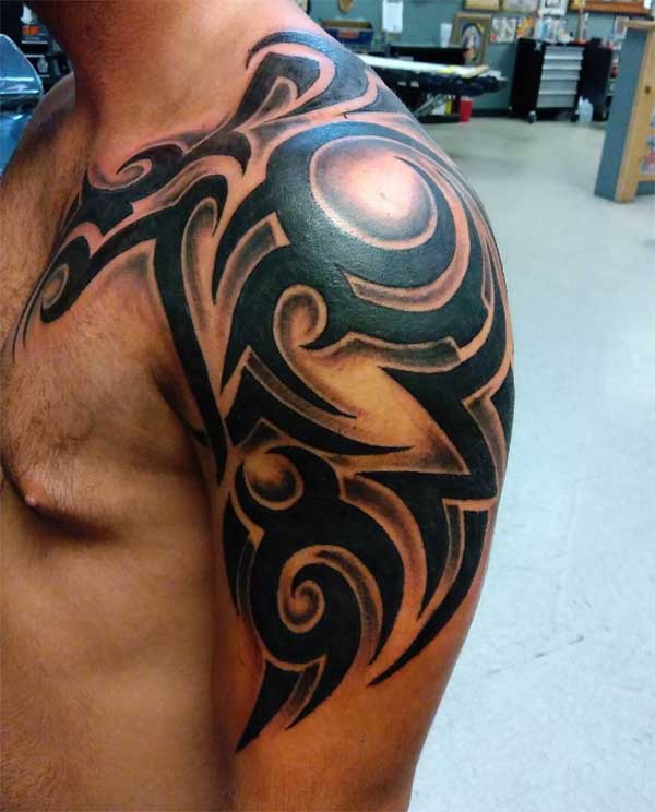 tribal shoulder tattoos