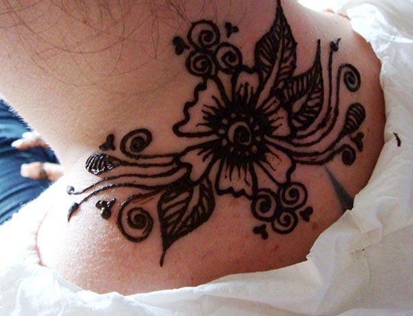 Neck Mehndi tattoo designs idea