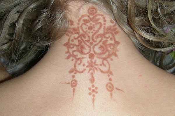 Neck Henna / Mehndi tattoo designs idea