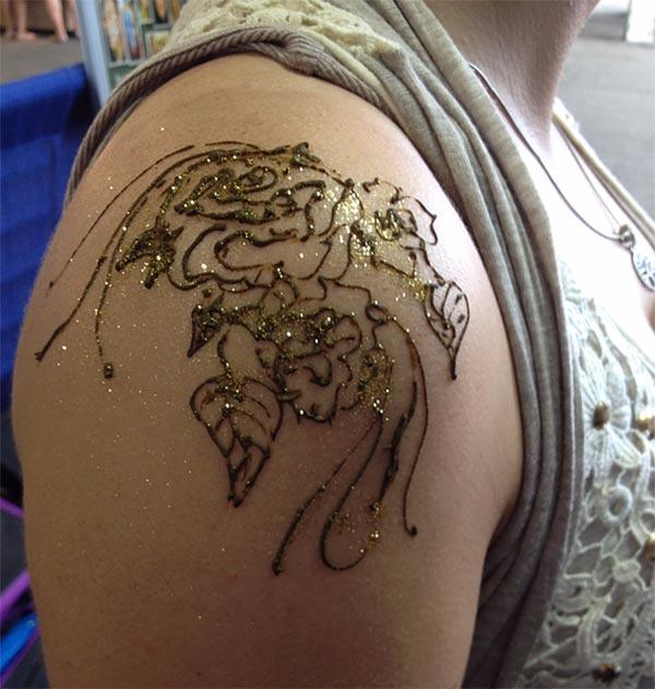 Shoulder Mehndi tattoo designs idea