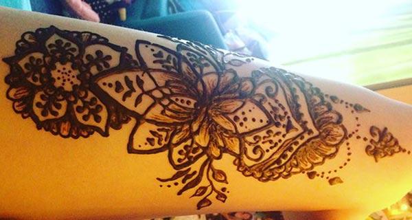 Thighs Mehndi tattoo designs idea