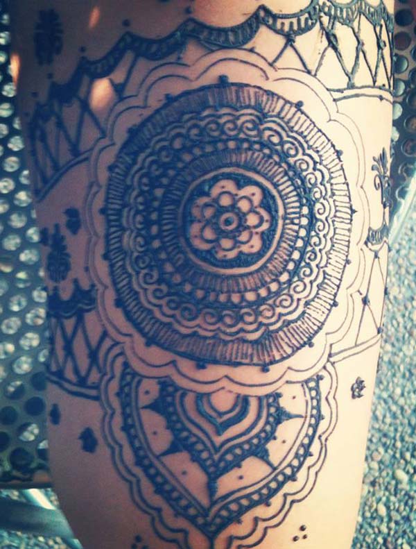 Thighs Henna / Mehndi tattoo designs idea