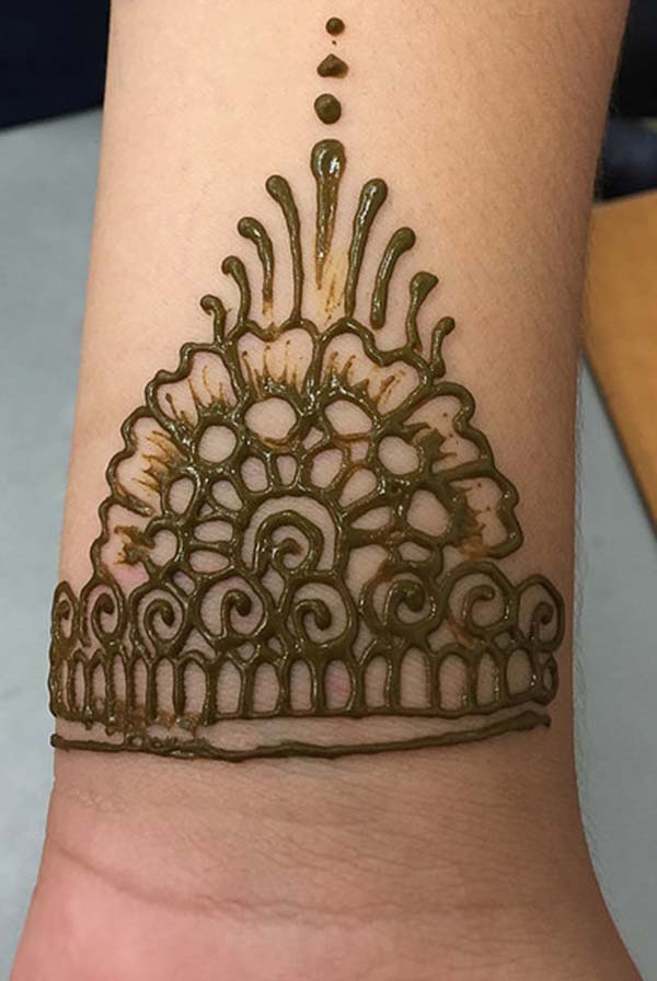 Wrist Henna / Mehndi tattoo designs idea