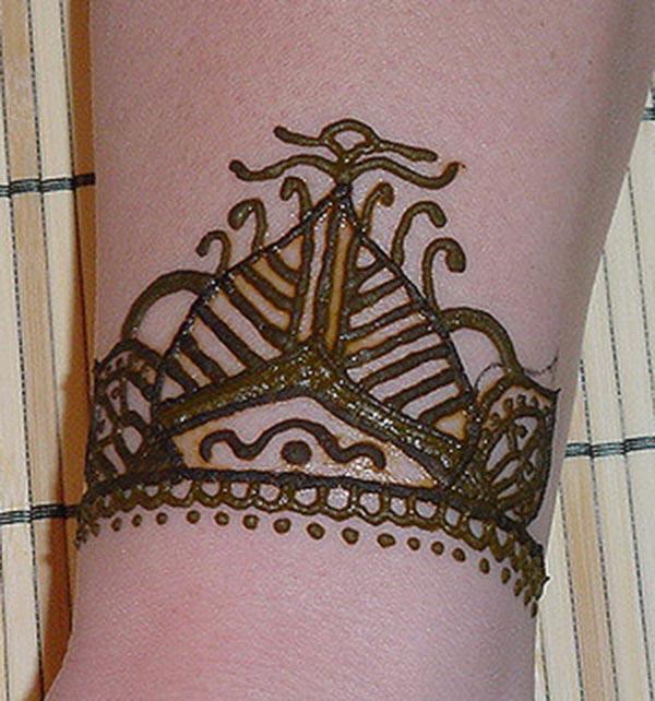 Wrist Mehndi tattoo designs idea