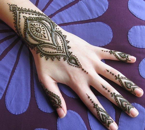 Wrist Mehndi tattoo designs idea