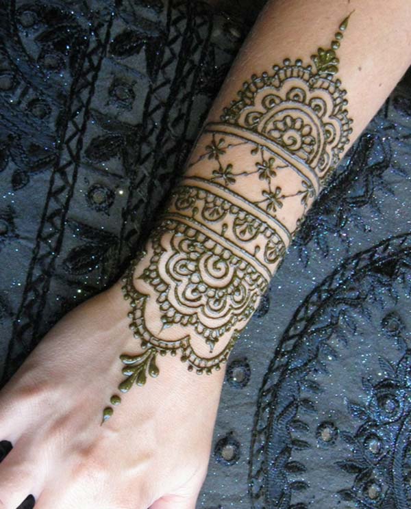 Wrist Mehndi tattoo designs idea