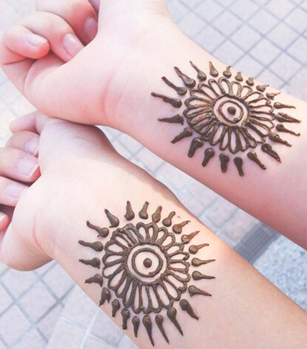 Wrist Mehndi tattoo designs idea