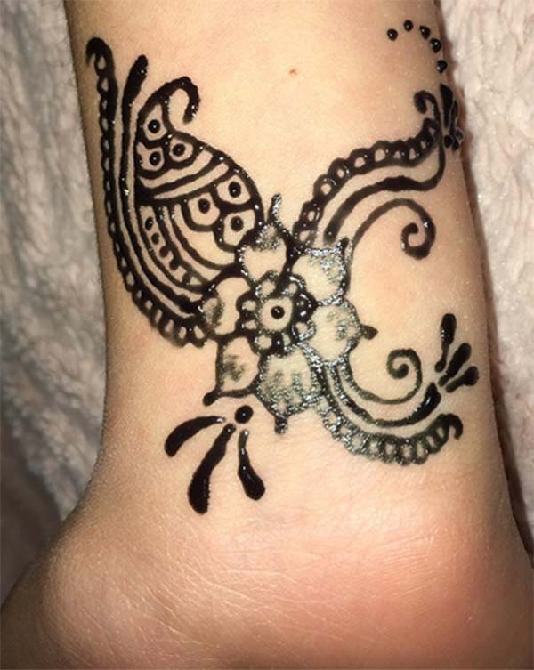 Wrist Mehndi tattoo designs idea