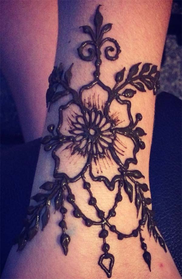 Wrist Henna / Mehndi tattoo designs idea