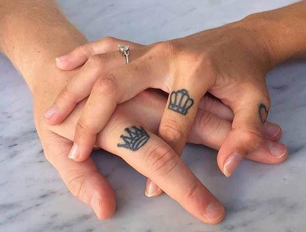 King and Queen Tattoos around your finger brings about the memory or makes it as a reminder