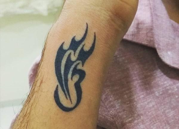 A hot and designer Aquarius tattoo to suit your personality