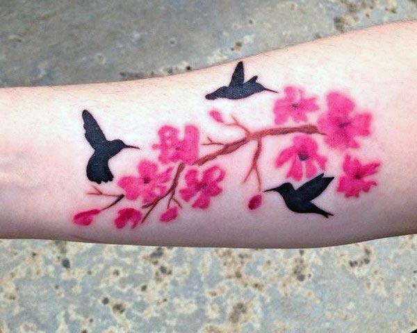 Girls go for a Cherry Blossom at the lower arm to bring their pretty look.
