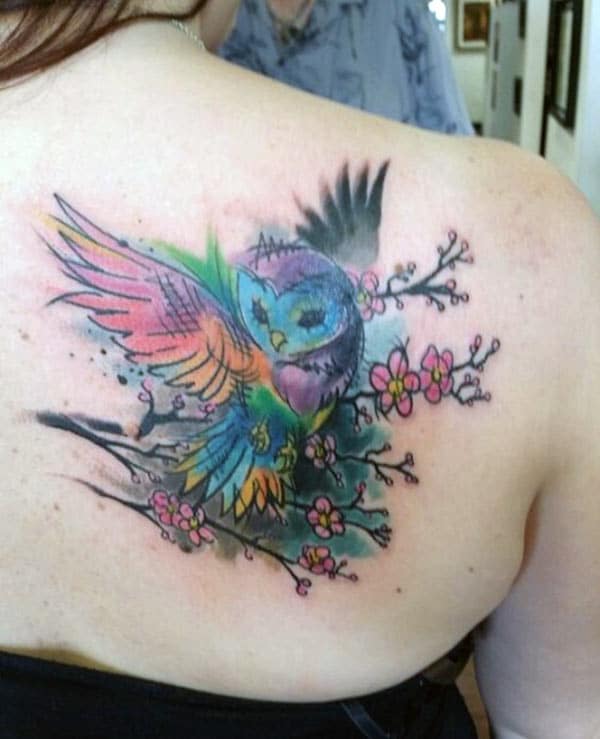 Owl Tattoo on the back, make girls have splendid look