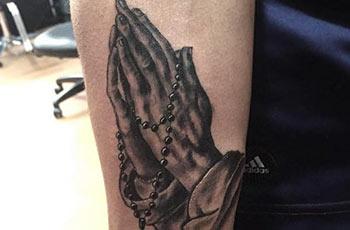 best praying hands tattoo designs