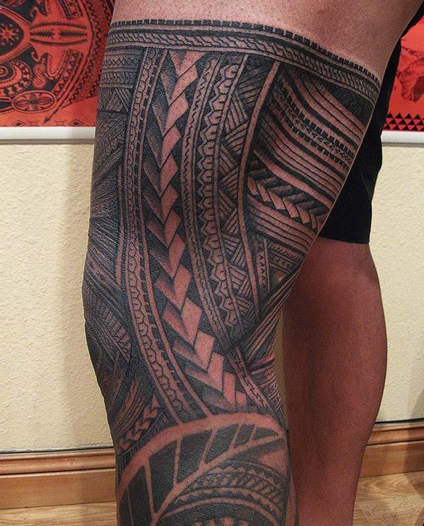 Samoan Tattoo on the foot brings the majestic gaze