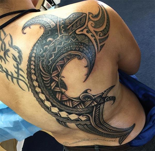 Samoan Tattoo on the back brings the elegant look