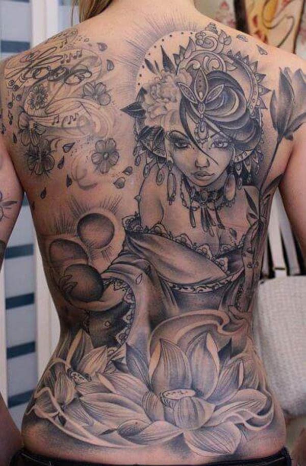 Awesome Tattoo on the back, make girls have splendid look