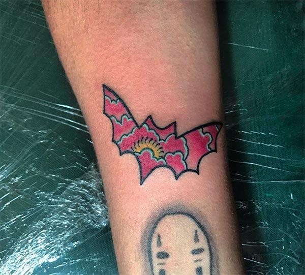 Bat tattoo on the wrist makes a man look captivating 
