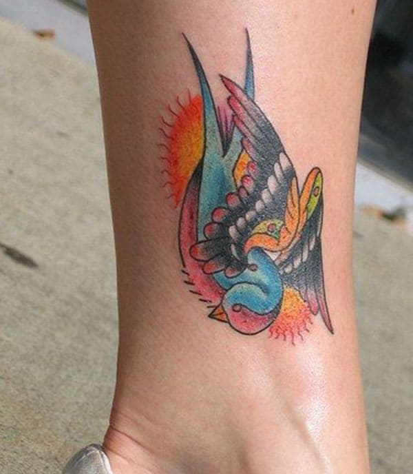 The Sparrow tattoo on the leg makes girls have Stunning look