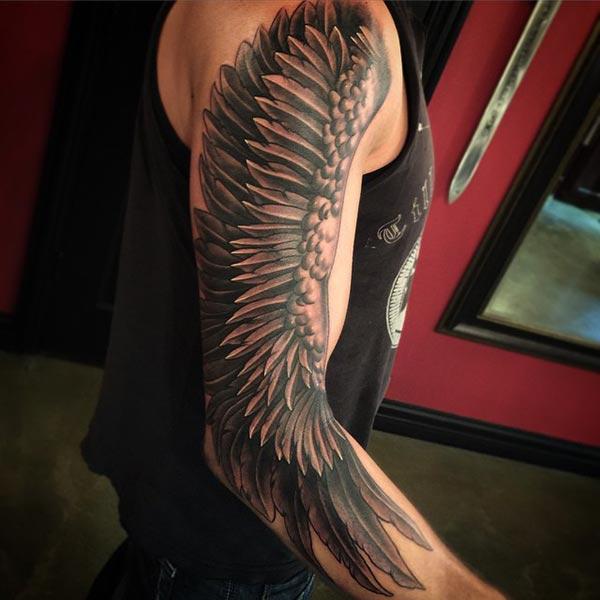 Wing Tattoo on the shoulder make a man look flashy and stately