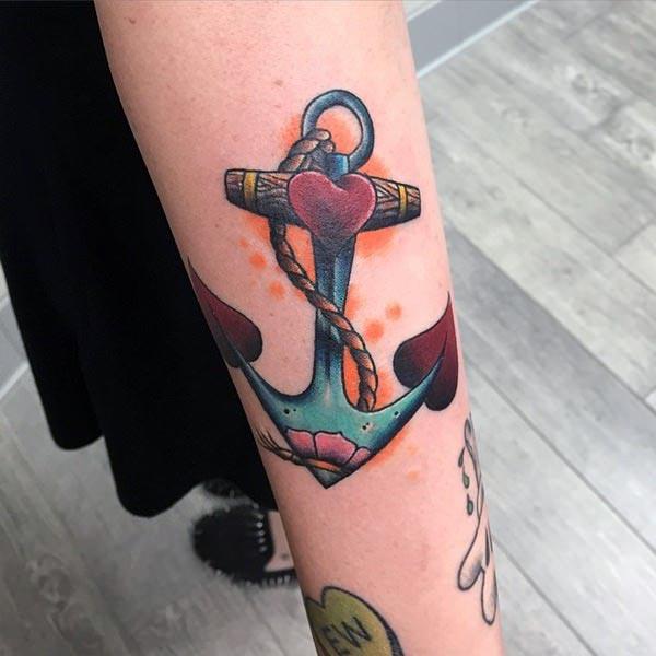 Anchor Tattoo on the hand makes a woman look captivating