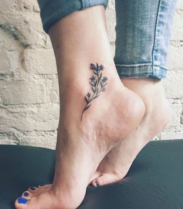 Ankle tattoo making girls to possess an astonishing look
