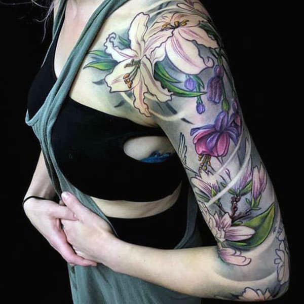 Arm tattoo on the left upper arm brings the exquisite look 