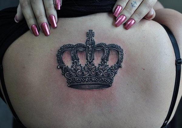 Crown tattoo on the back make a girl attractive and elegant