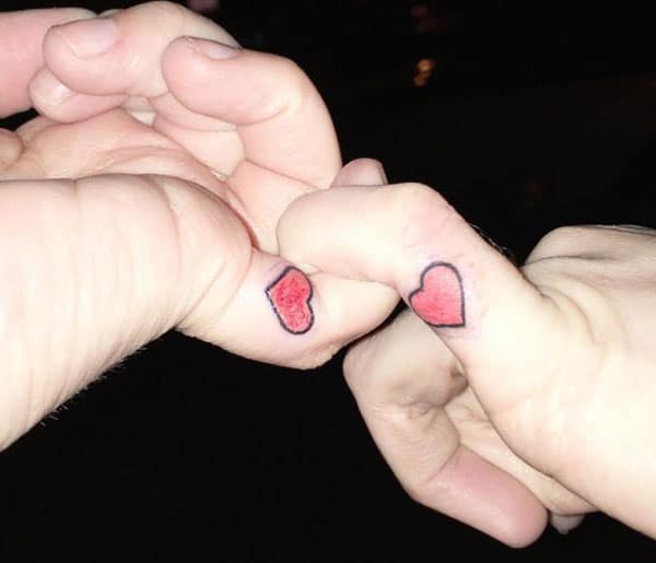 Friendship tattoo the finger brings about the memory or makes it as a reminder