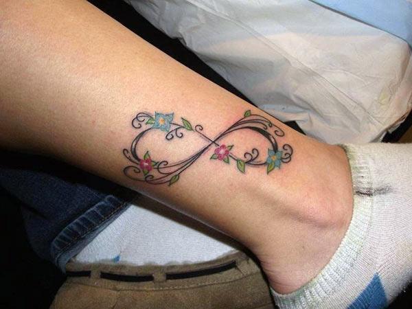 Infinity Tattoo at their leg make ladies look more glamorous