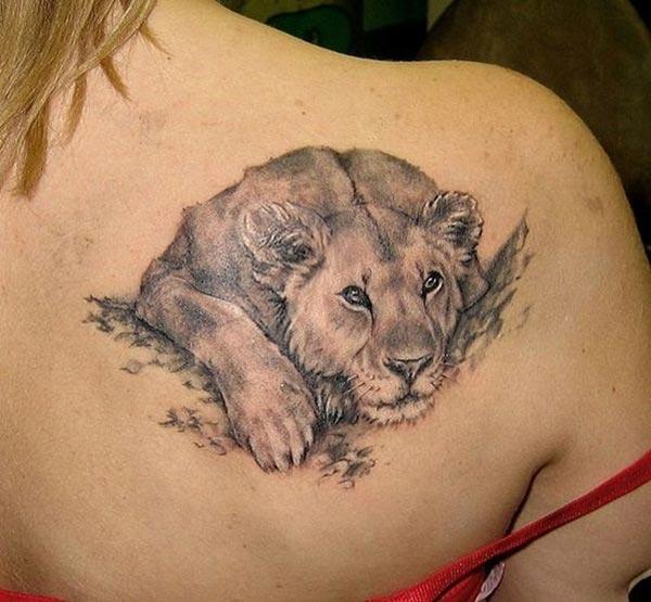 Lion Tattoo for Women on the back makes them look dazzling
