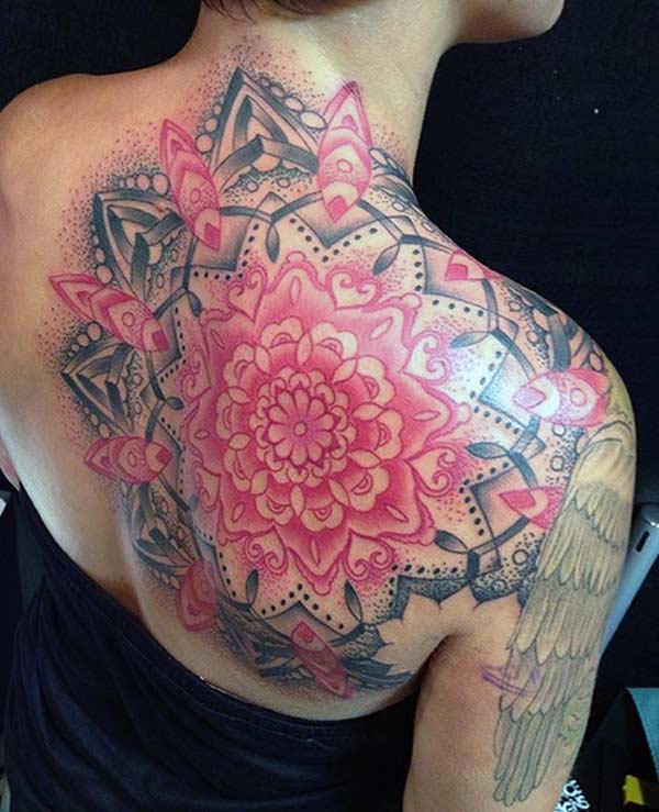 Mandala tattoo on the back shoulder make ladies have dazzling appearance