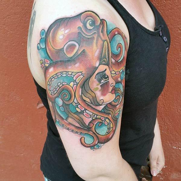Octopus Tattoo on the shoulder makes a women look attractive