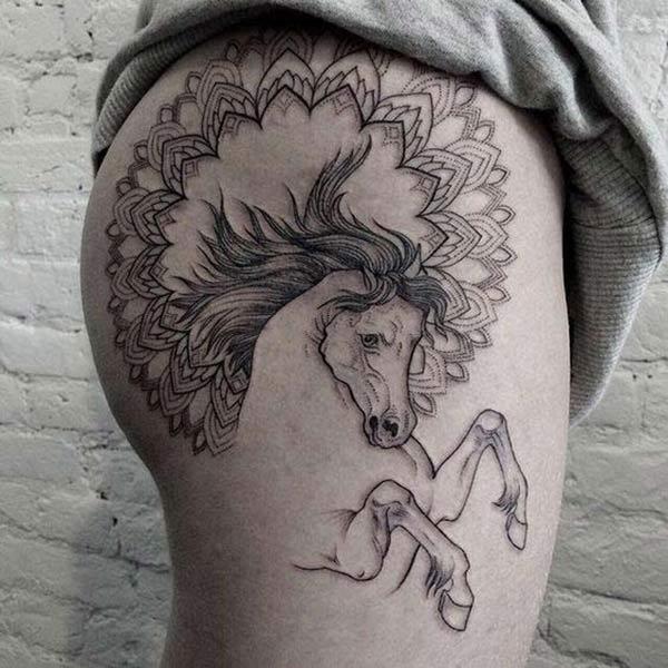 Horse tattoo with a black ink design makes a woman look attractive