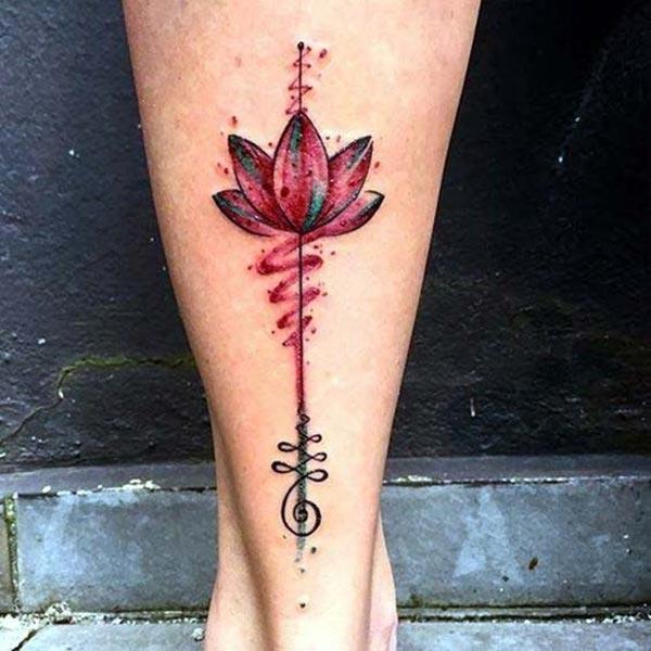 Makes a divine Lotus Flower tattoo on foot to flaunt it