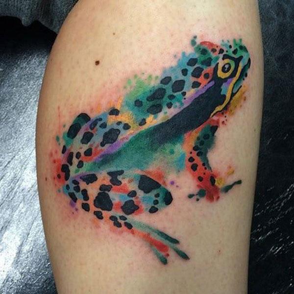 Stunningly impressive and brilliant colored frog water color ink leg tattoo ideas for boys