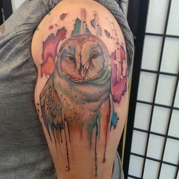 Elegant and appealing owl watercolor ink shoulder tattoo ideas for men