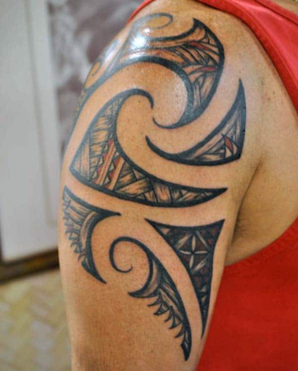 Lovely small Hawaiian tribal tattoo ideas on shoulder for boys