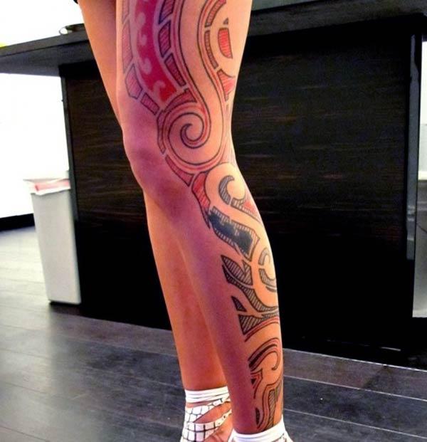 Vibrant lined Hawaiian Tribal Tattoo ideas on leg for Women